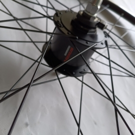 Roata 622 Kenzel RMK cu dinam in butuc - Roti si piesele > Roti bicicleta > Roata de 622 trekking  - BikeCentral