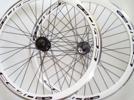 Set roti 622 fixi cu butuc pe rulment, albe - BikeCentral