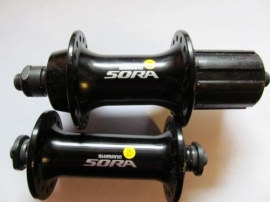 Set butuci Shimano Sora cu 32 gauri cu fixare rapida - BikeCentral