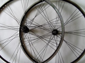 Set de roti 622 cu spite rare, butuci Joytech - BikeCentral