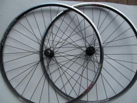 Set roti cursier 622 cu jante Gipiemme , butuci Shimano - BikeCentral