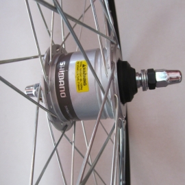 Roata cu dinam in butuc Shimano de 3 W - Roti si piesele > Roti bicicleta > Roata de 26  - BikeCentral