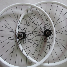 Set roti de 26, disc, capsat, alb, casetat - BikeCentral