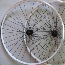 Set roti de 622 trekking, capsat, casetat, alb - BikeCentral