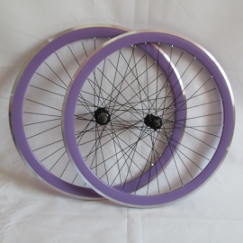 Roata de 622 cursier, cu pereti inalti, mov, pe filet