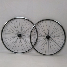 Set de roti de 28, jenti capsate, butuci pe rulmenti - Roti si piesele > Roti bicicleta > Roata de 622 trekking  - BikeCentral