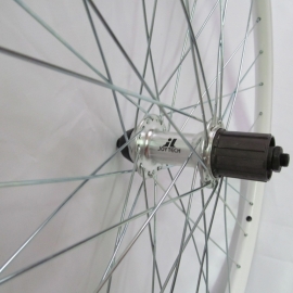 Roata de 26, spate, dublu, alb, butuc Joytech, casetat - Roti si piesele > Roti bicicleta > Roata de 26  - BikeCentral