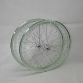 Set de roti trekking cu jante verde - BikeCentral