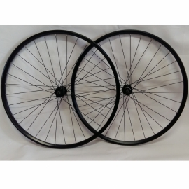 Roti 622 cu perete dublu negru capsat cu frana pe disc - BikeCentral