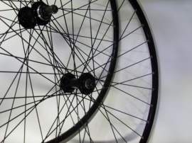 Roata de 622 cu geanta dubla capsata - BikeCentral