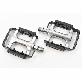 Pedale VeloGo aluminiu cu ax rulmenti - BikeCentral