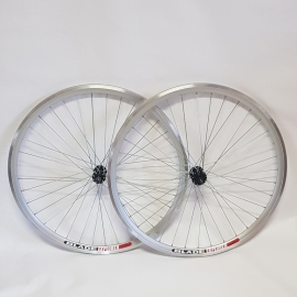 Set roti 26 cu butuc filetat negru, cu spite argintiu,marimea jantei: inaltime 30mm, exteriror 25mm, interior 19mm