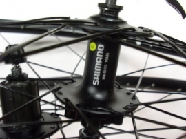 Set de roata de 26" cu butuc Shimano si frana pe disc