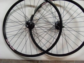 Set de roata de 26" cu butuc Shimano si frana pe disc