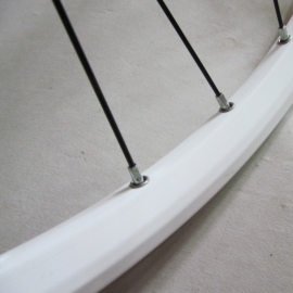 Set roti de 29" frana disc capsat alb casetat